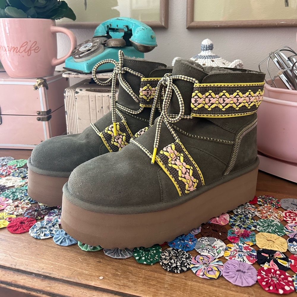 Classic Mini II Braid Platform Ugg